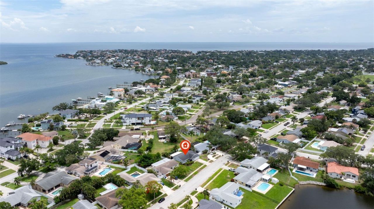 6085 Tanglewood Drive Ne, Saint Petersburg, FL 33703 Photo