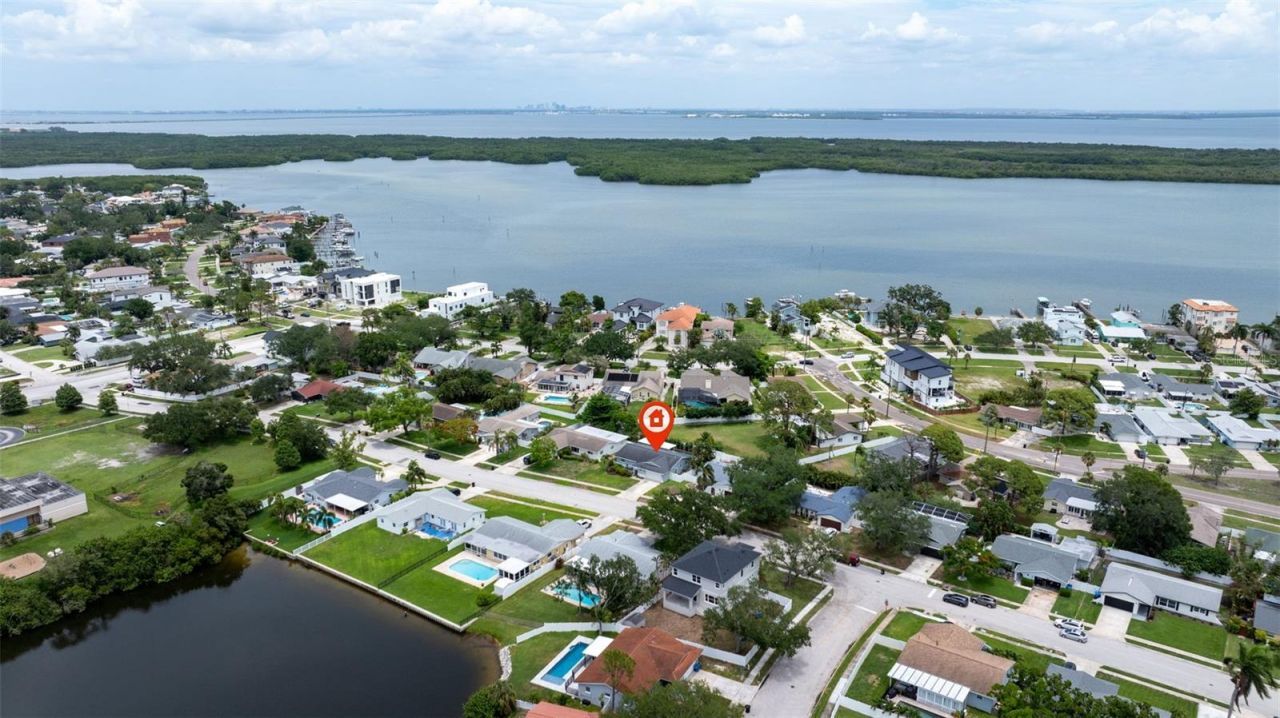 6085 Tanglewood Drive Ne, Saint Petersburg, FL 33703 Photo