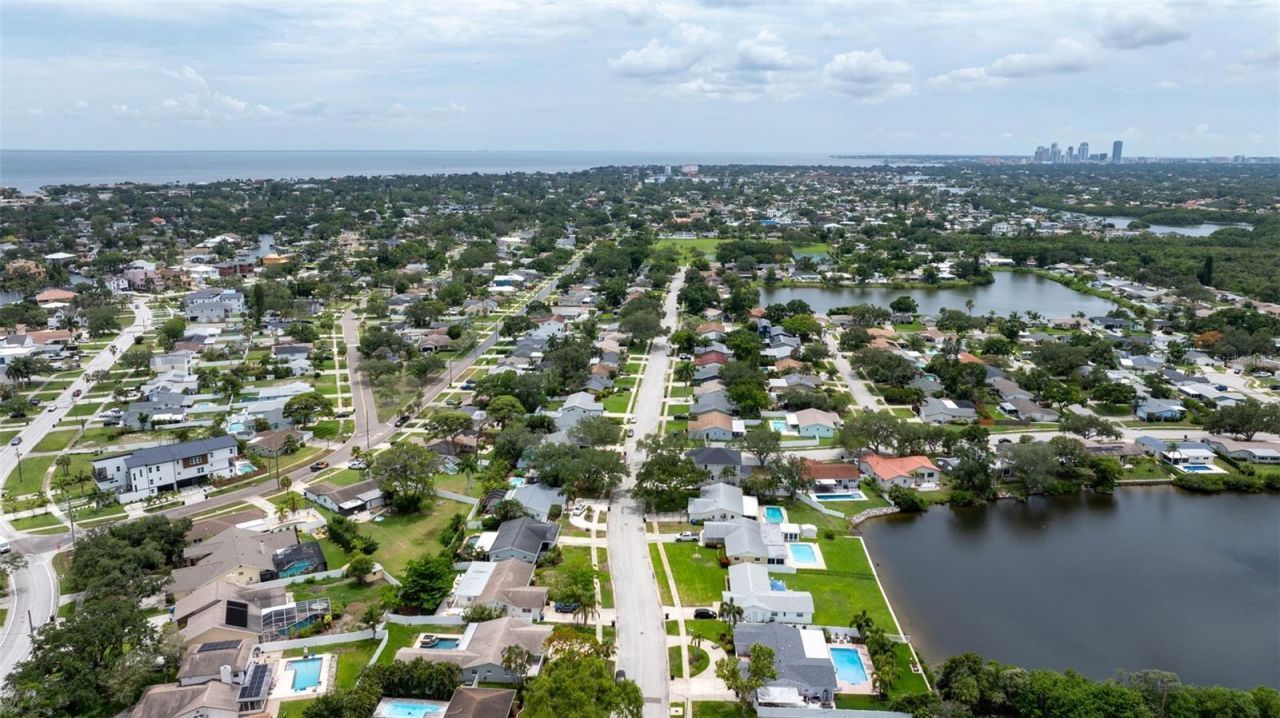 6085 Tanglewood Drive Ne, Saint Petersburg, FL 33703 Photo
