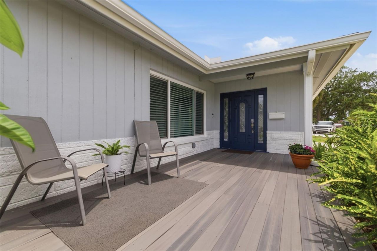 6085 Tanglewood Drive Ne, Saint Petersburg, FL 33703 Photo