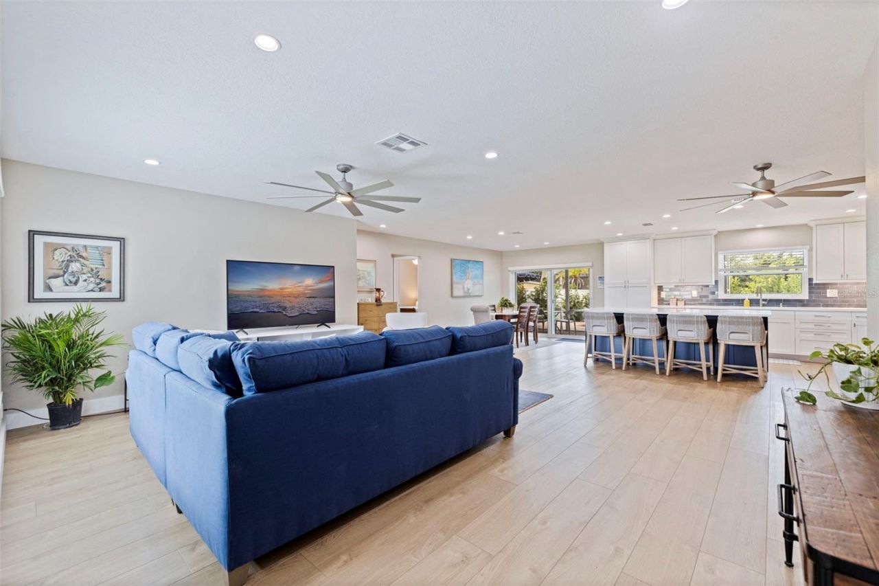 6085 Tanglewood Drive Ne, Saint Petersburg, FL 33703 Photo