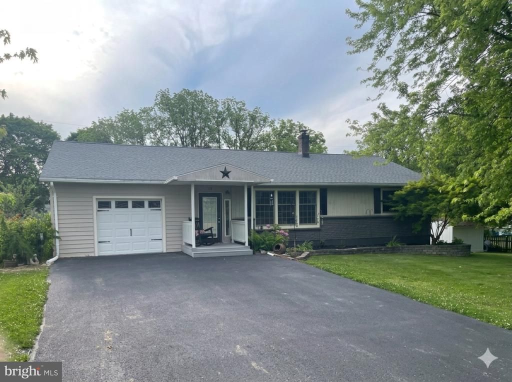 15 ALDEN LANE , LEBANON, PA 17042