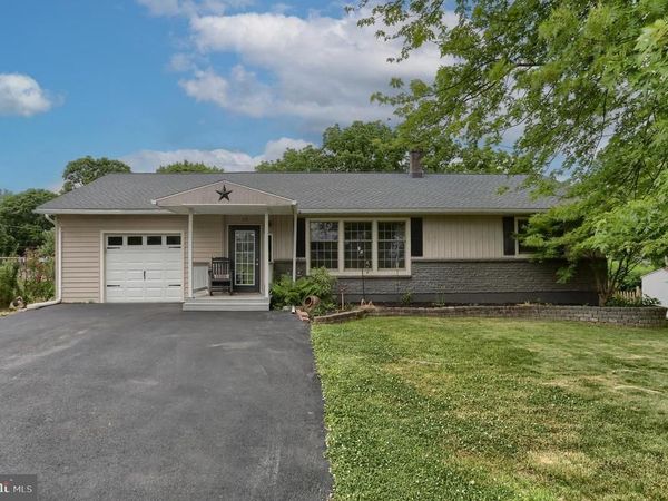 15 ALDEN LANE, LEBANON, PA 17042