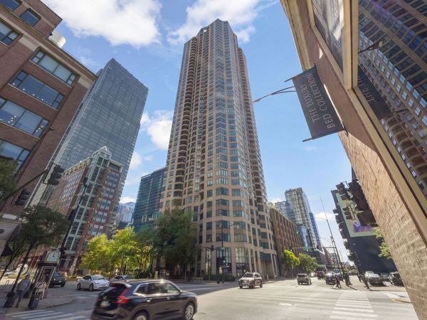 400 N Lasalle Street , Unit 1709, Chicago, IL 60654