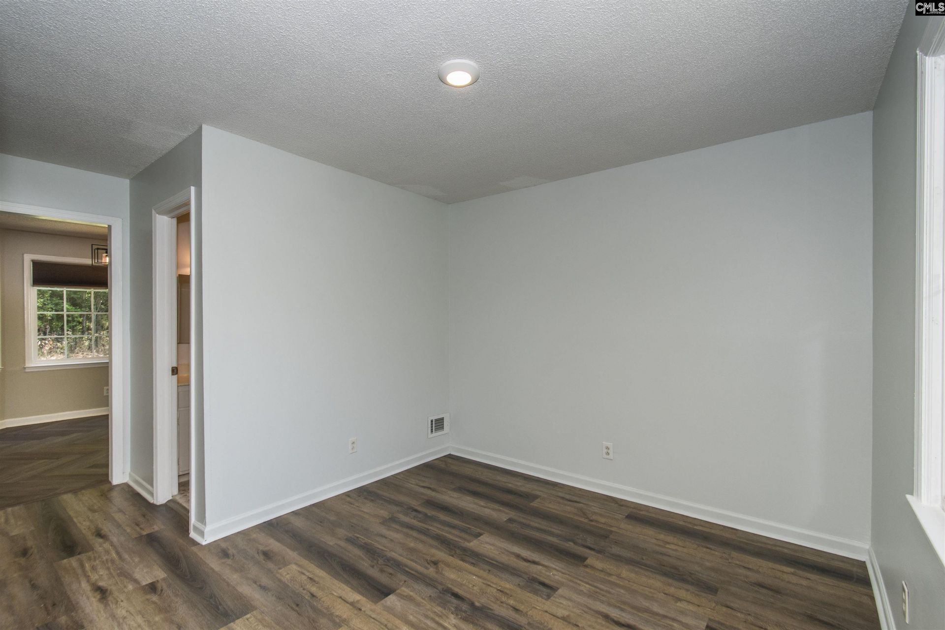 5912 Yorkshire Drive  Photo 7