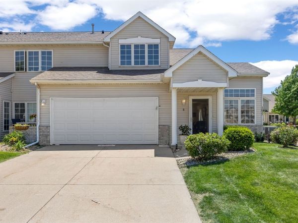 3035 English Glen Court , Unit 8, Marion, IA 52302