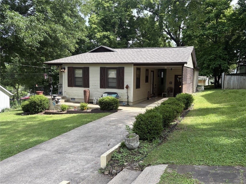 628 W College Avenue, Harrison, AR 72601 Main Photo