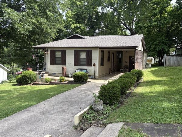 628 W College Avenue, Harrison, AR 72601