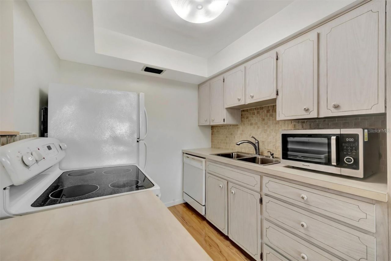 650 Pinellas Point Drive S, Unit #205, Saint Petersburg, FL 33705 Photo