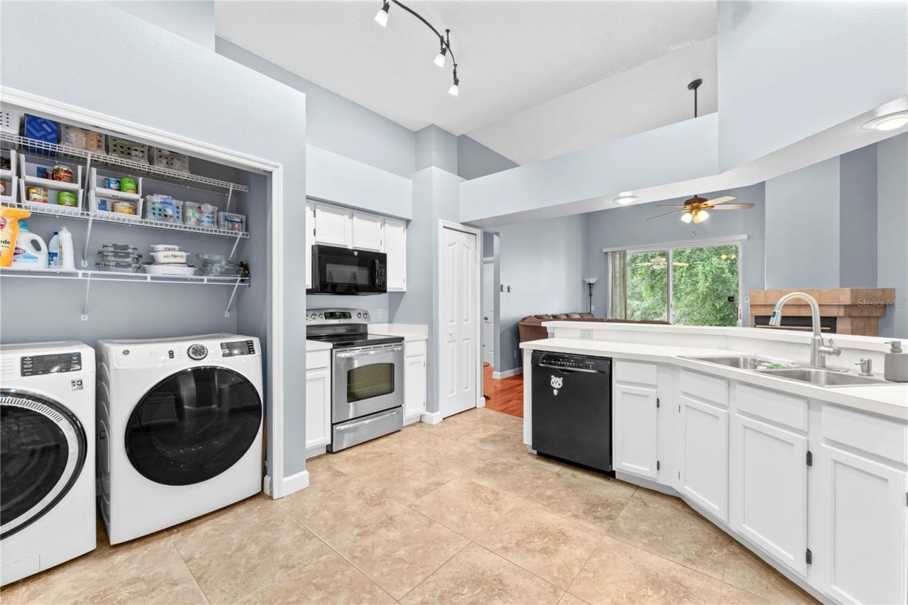 2811 Ripton Court , Orlando, FL 32835 Photo