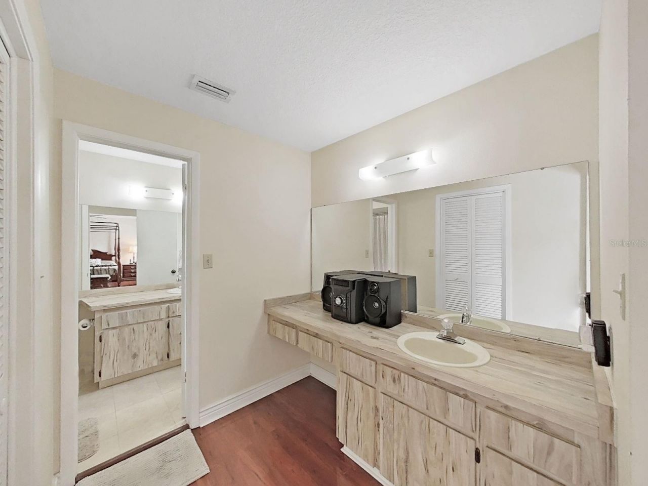 1367 Corner Oaks Drive , Brandon, FL 33510 Photo