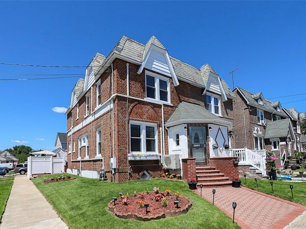 95-20 239th Street , Floral Park, NY 11001