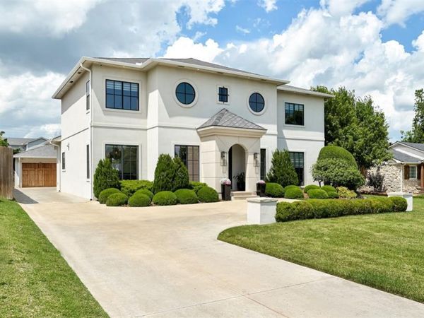 1115 Park Manor Street, Nichols Hills, OK 73116