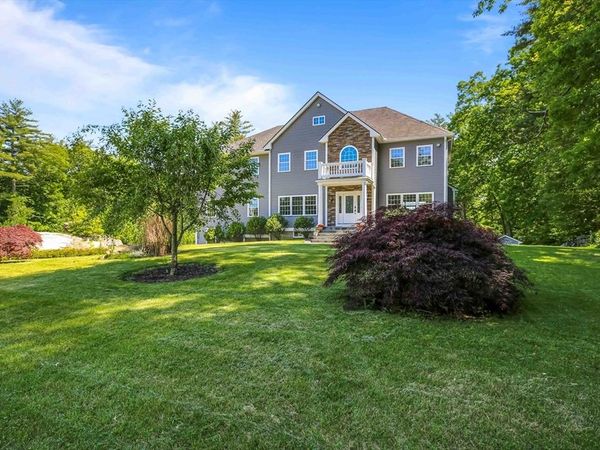 46 West St, Berlin, MA 01503