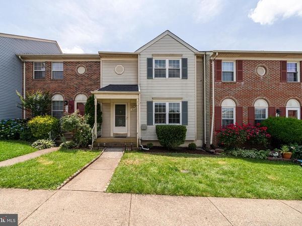 8593 BURLINGTON COURT, MANASSAS, VA 20110