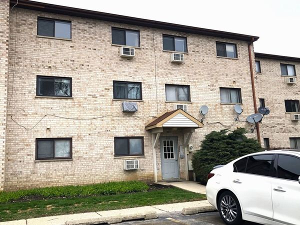 446 E Osage Lane , Unit 1A, Palatine, IL 60074