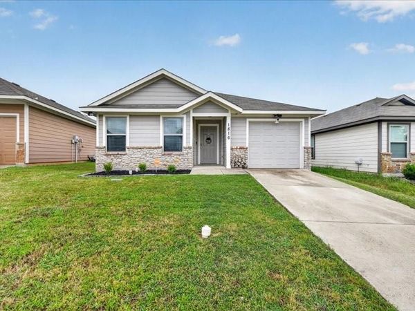 1816 Wickham Drive, Burleson, TX 76028
