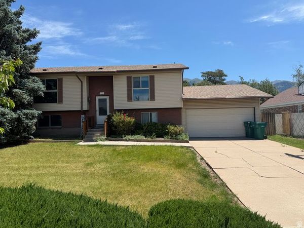 1238 CHERRYWOOD DR , Layton, UT 84040