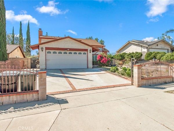 7740 Sewell Dr , Fontana, CA 92336