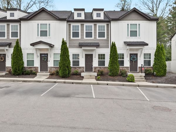 643 Bristol Creek Dr, Nashville, TN 37221