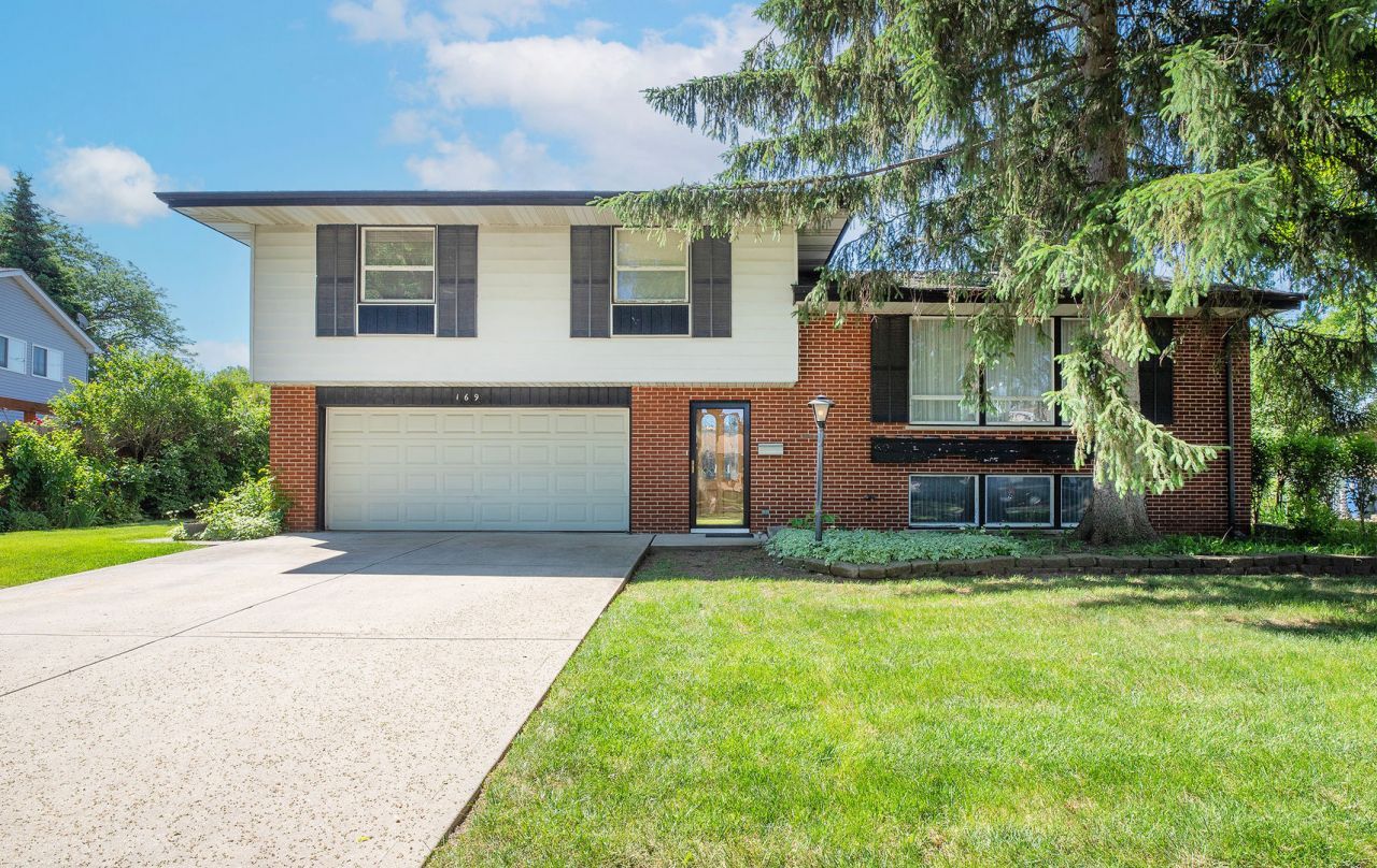 169 Leahy Circle S, Des Plaines, IL 60016