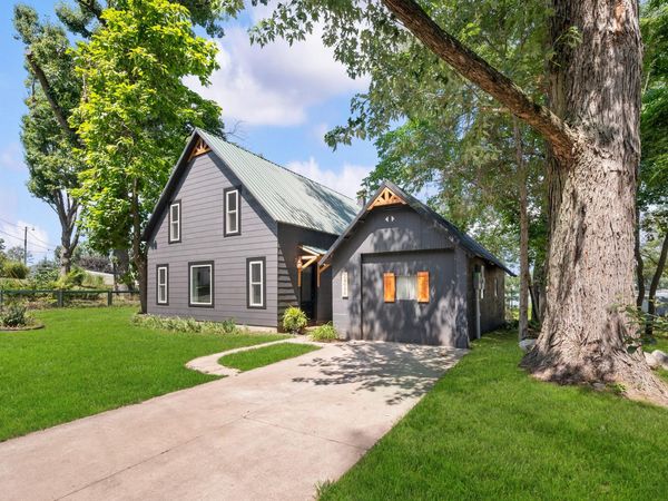 24948 Lake Shore Drive, Dowagiac, MI 49047