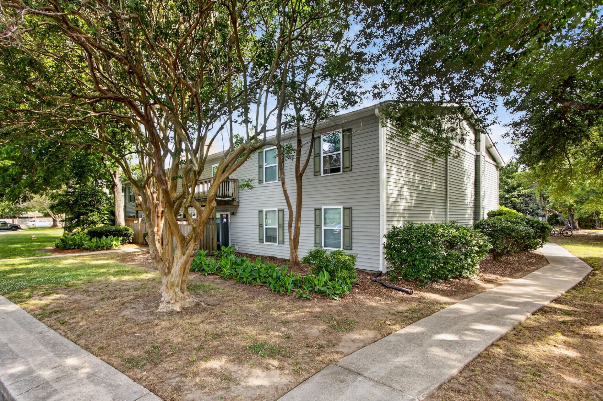 1402 Camp Road Photo 18