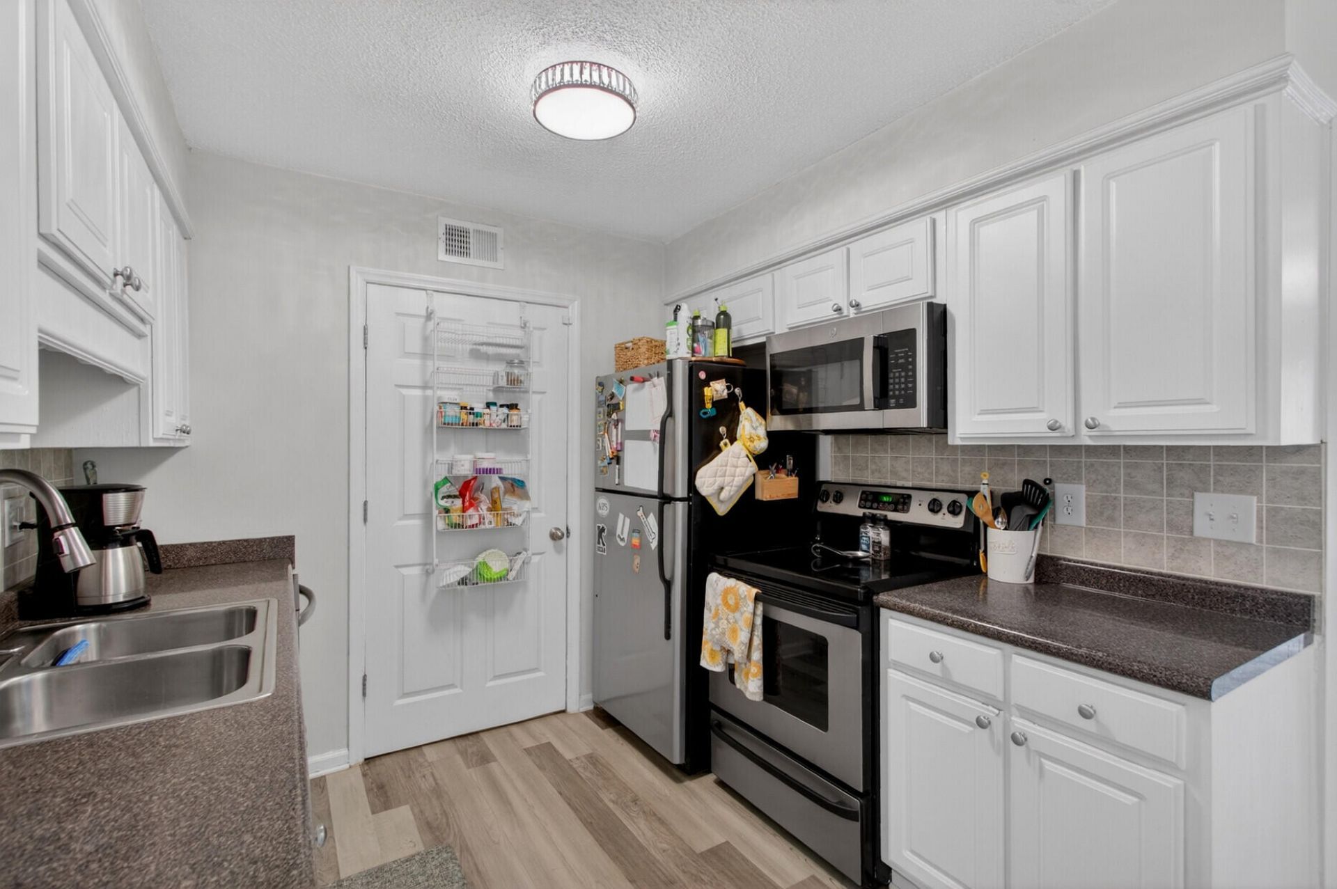 1402 Camp Road Photo 4
