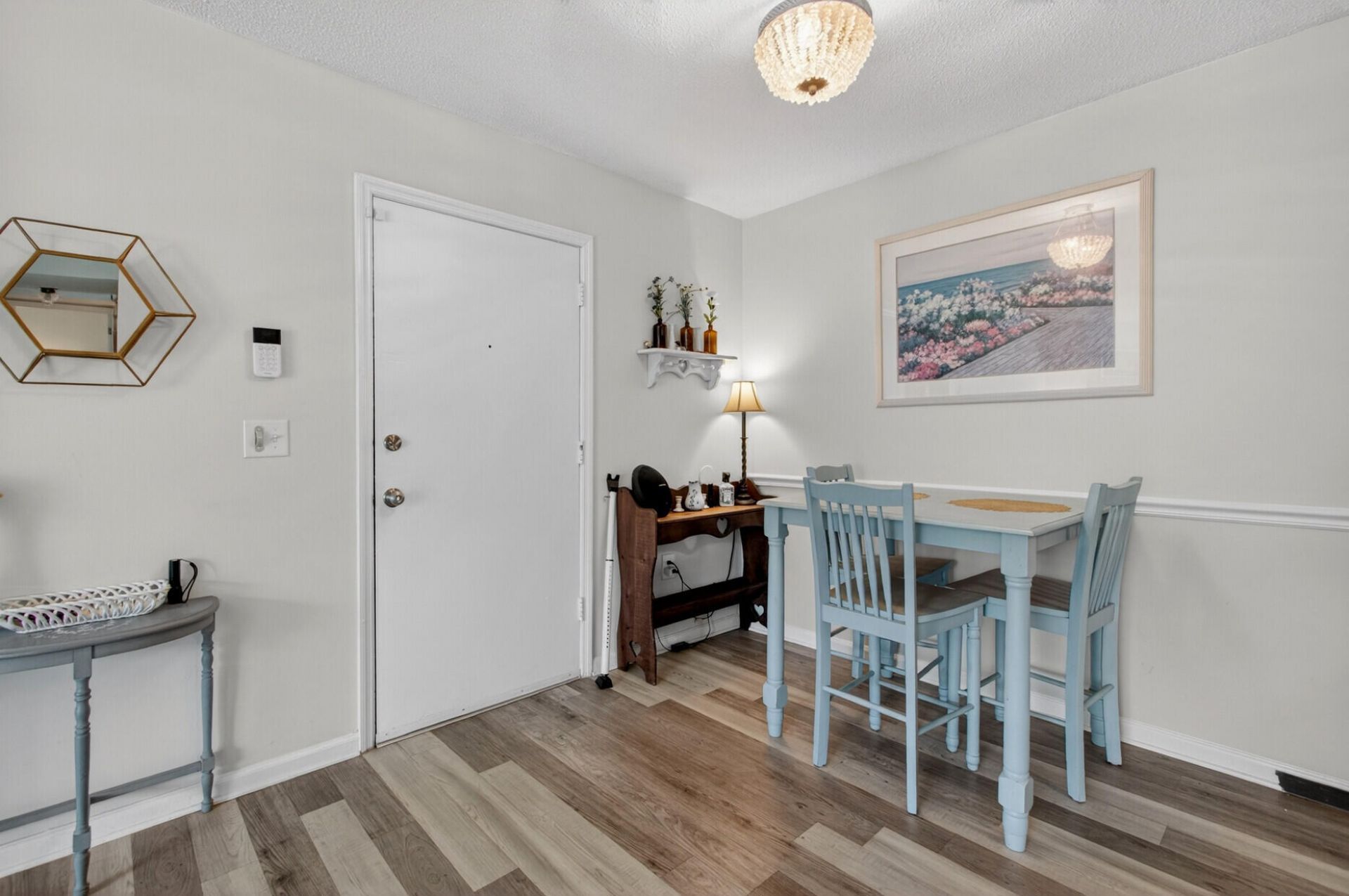 1402 Camp Road Photo 6