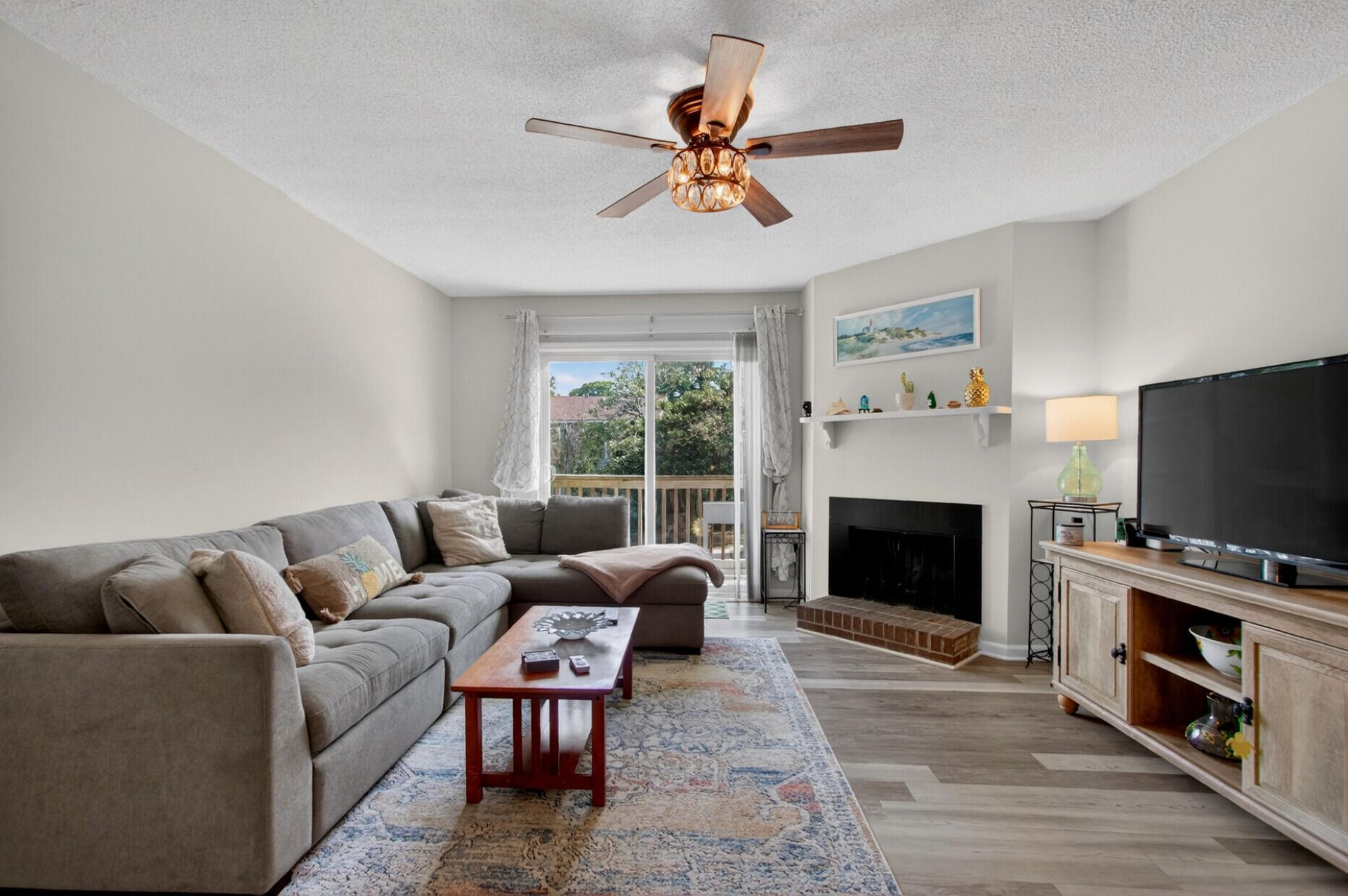 1402 Camp Road Photo 7