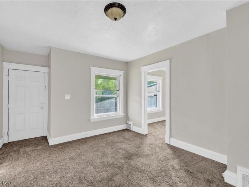 13012 Austin Avenue, Cleveland, OH 44108 Photo 9