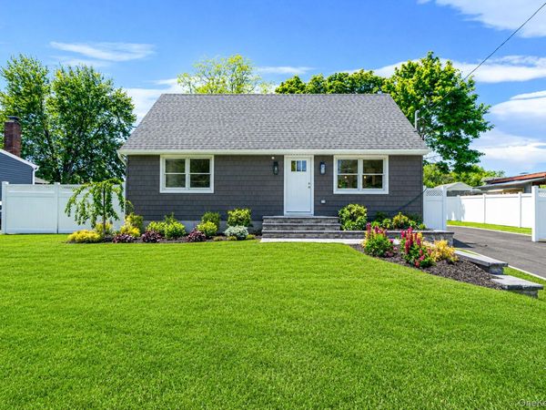 14 Reizen Avenue , Centereach, NY 11720