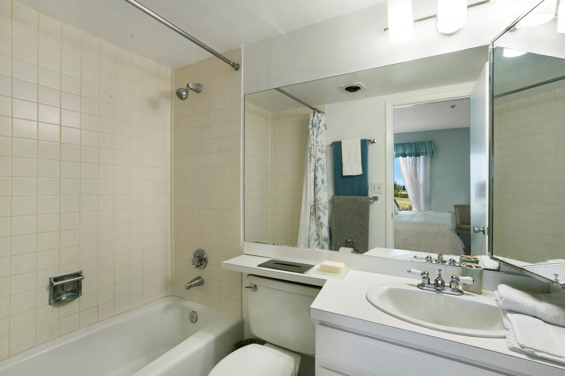3000 Presidential Way, Unit 401, West Palm Beach, FL 33401 Photo