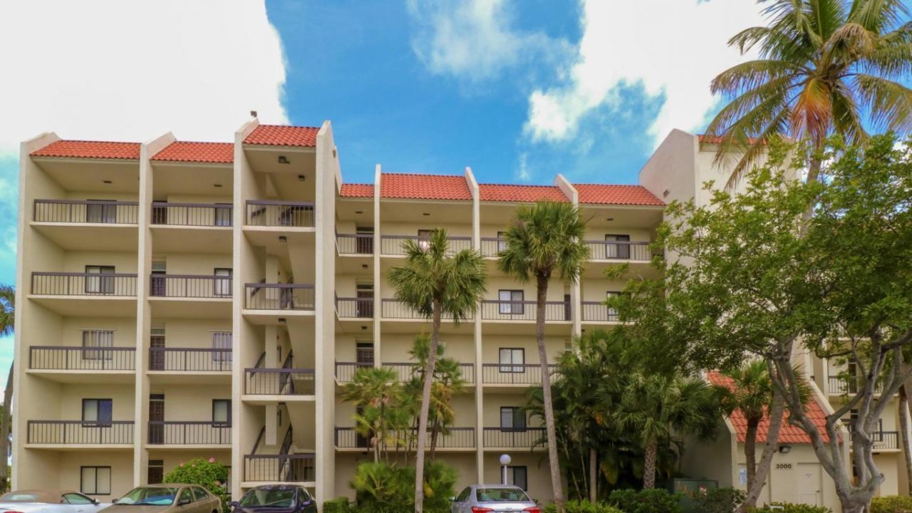 3000 Presidential Way, Unit 401, West Palm Beach, FL 33401 Photo