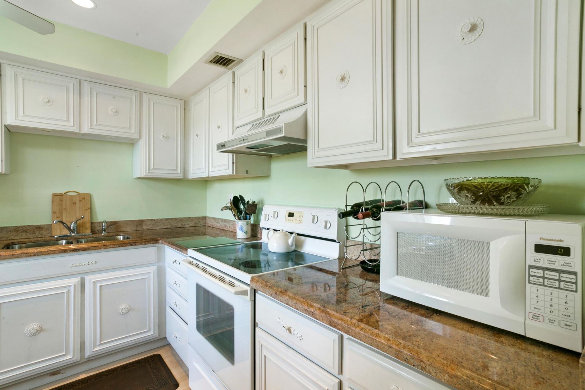 3000 Presidential Way, Unit 401, West Palm Beach, FL 33401 Photo