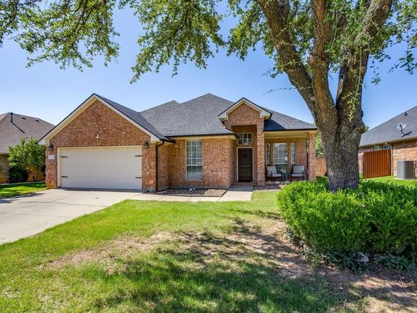 779 Little Ridge Court, Burleson, TX 76028