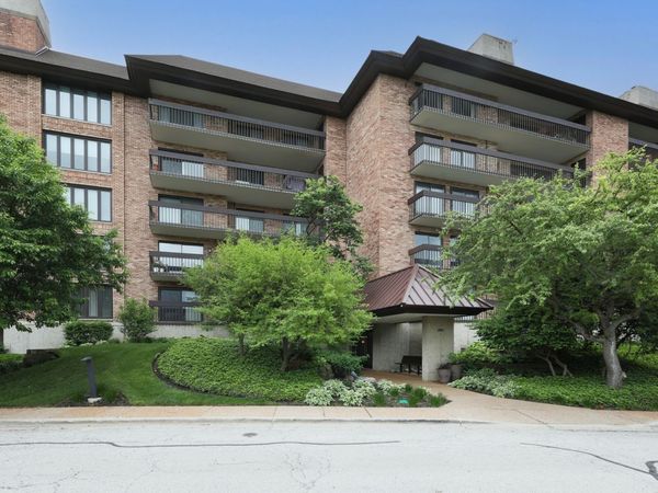 3801 Mission Hills Road , Unit 503, Northbrook, IL 60062