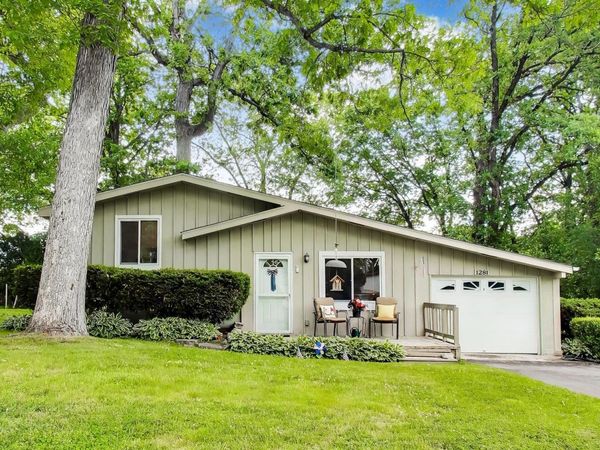 1281 Banbury Road, Mundelein, IL 60060