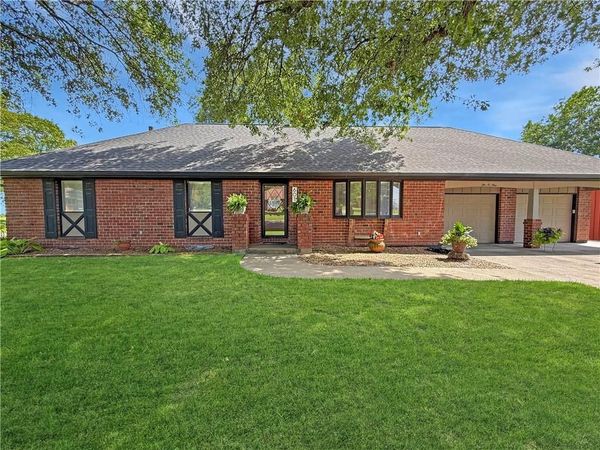 601 W 34th Street, Higginsville, MO 64037
