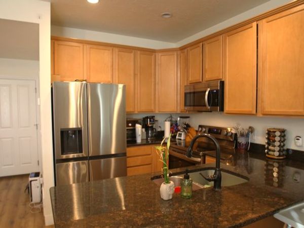 3753 N PRAIRIE GRASS DR, Lehi, UT 84048
