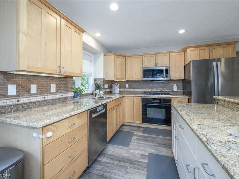 2942 Robert Gary Court, Medina, OH 44256 Photo 8