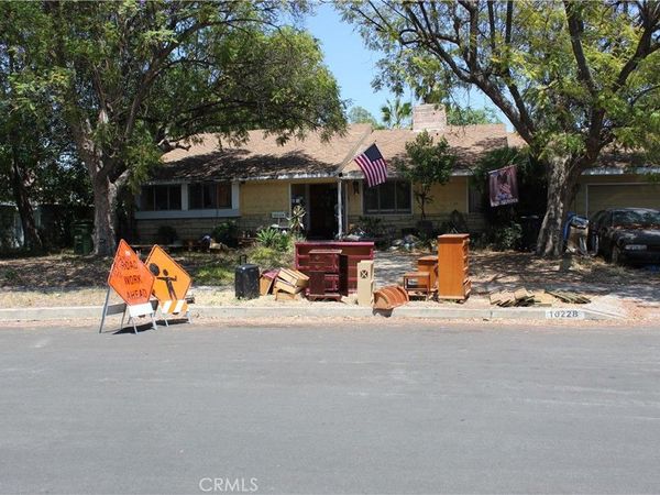 10228 Norwich, San Fernando, CA 91345