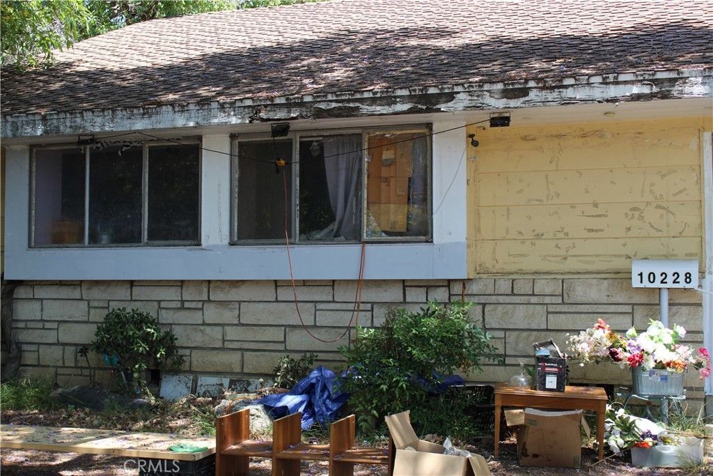 10228 Norwich, San Fernando, CA 91345 Main Photo