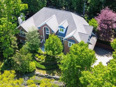 6604 College Park Drive, Springfield Township, Mi 48346