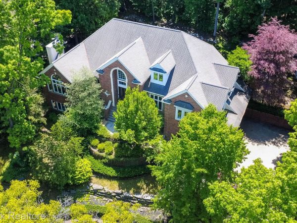 6604 College Park Drive, Springfield Township, Mi 48346