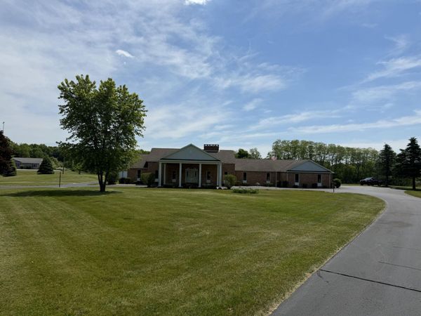1111 N Lake Pleasant Road, Unit 08, Hillsdale, MI 49242