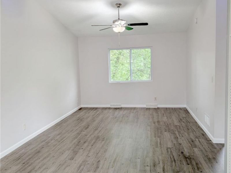 802 S Jenkins Boulevard, Akron, OH 44306 Photo 6