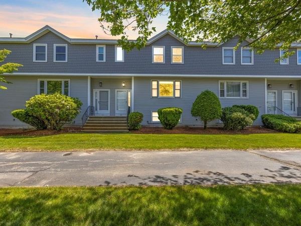 62 Villa Roma Dr, Unit 62, Tewksbury, MA 01876