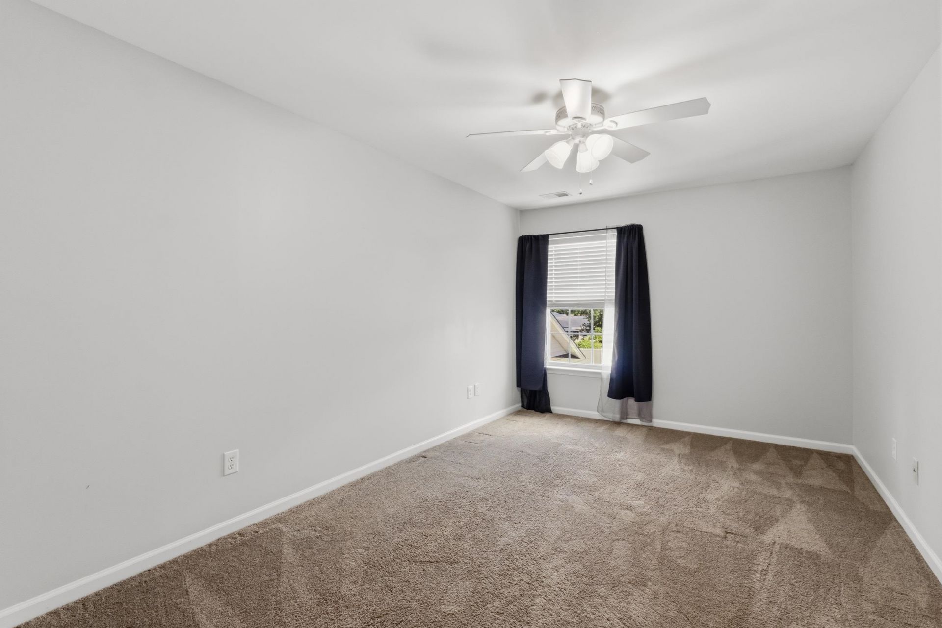 4536 Livorn Loop  Photo 35