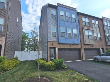 45387 DAVENO SQUARE , STERLING, VA 20164